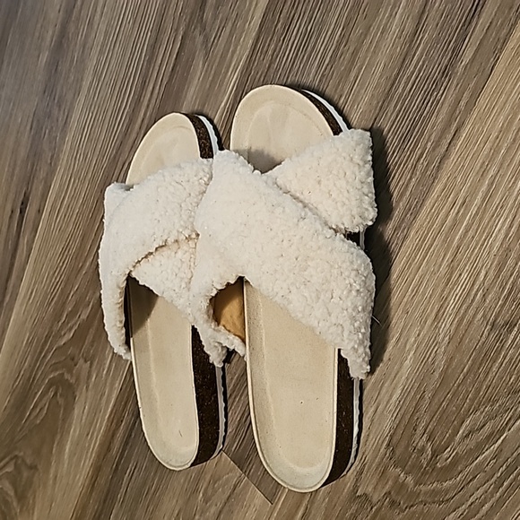REITMANS Fleece Cross Over Slides - Picture 2 of 4